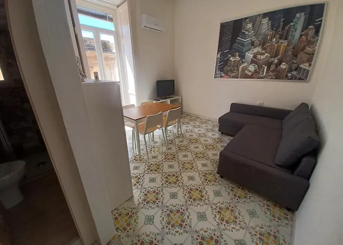 A Casa Di Nonna Ida, Nel Cuore Pulsante Di Napoli